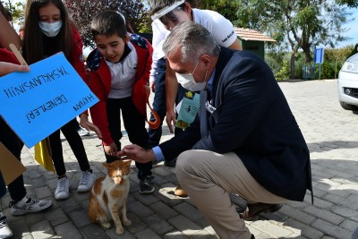 KUŞADASI BELEDİYESİ ÇOCUKLARI CAN DOSTLARLA BULUŞTURDU