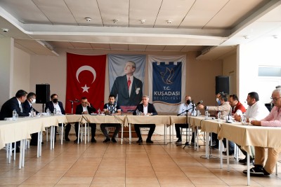 KUŞADASI UZUN SÜREDİR ÖZLEMİNİ ÇEKTİĞİ KENT MEYDANI’NA KAVUŞUYOR