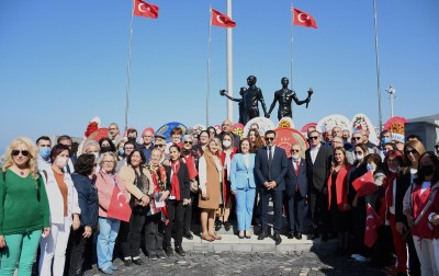 KUŞADASI’NI CUMHURİYET BAYRAMI COŞKUSU SARDI