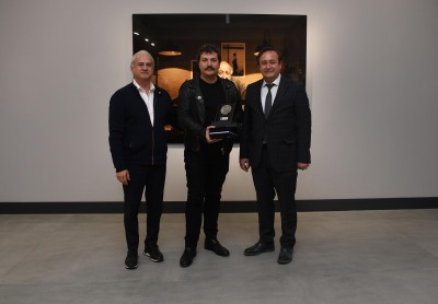 MEHMET TURGUT’UN ‘USTALAR’ İSİMLİ FOTOĞRAF SERGİSİ ADA MODERN’DE
