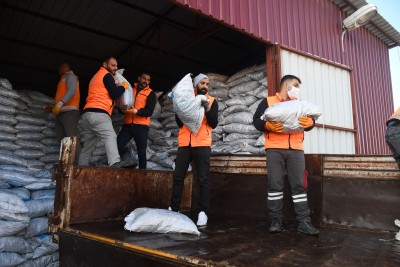 KUŞADASI BELEDİYESİ’NDEN 2500 AİLEYE YAKACAK YARDIMI