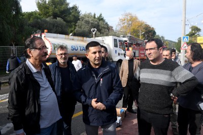 KUŞADASI’NDA FACİAYI İTFAİYE EKİPLERİ ÖNLEDİ