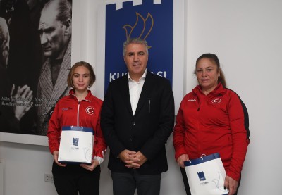 GENÇ KARATECİDEN KUŞADASI BELEDİYESİ’NE ZİYARET