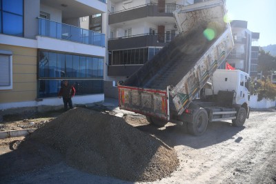 KUŞADASI BELEDİYESİ ÇALIŞIYOR KENT AVRUPA STANDARTLARINA ULAŞIYOR