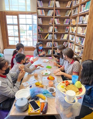 KUŞADALI ÇOCUKLAR DENGELİ BESLENMEYİ ÖĞRENİYOR