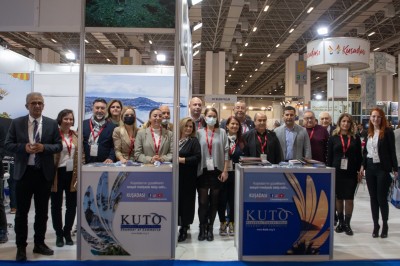 BAŞKAN ÖMER GÜNEL TRAVEL TURKEY FUARINI ZİYARET ETTİ