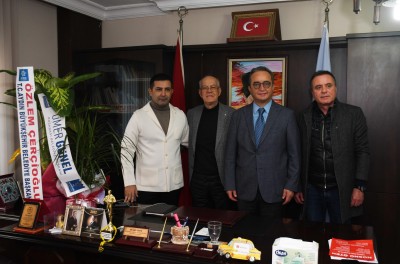 KUŞADASI ŞOFÖRLER ODASI’NDA GÜVEN TAZELEYEN HÜSNÜ ÖTEN’E TEBRİK ZİYARETİ
