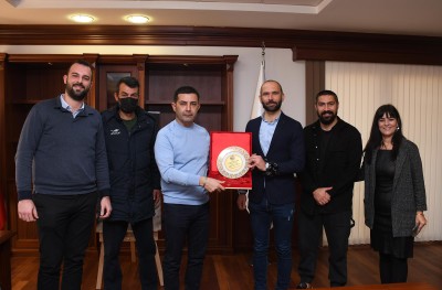 DAVUTLARSPOR’DAN BAŞKAN ÖMER GÜNEL’E TEŞEKKÜR PLAKETİ