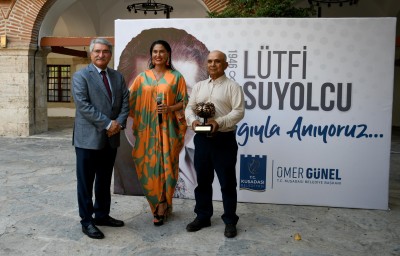 KUŞADASI BELEDİYESİ ESKİ BAŞKANI LÜTFİ SUYOLCU ÖLÜMÜNÜN 27. YILINDA ANILDI