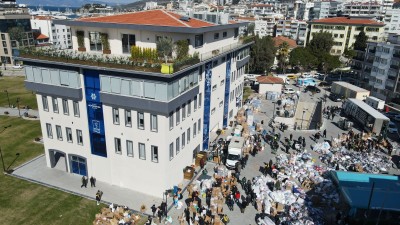 KUŞADASI’NDAN AFET BÖLGESİNE DESTEK YAĞIYOR