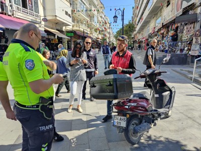 KURALLARA UYMAYAN MOTOSİKLET SÜRÜCÜLERİNE CEZA YAĞDI