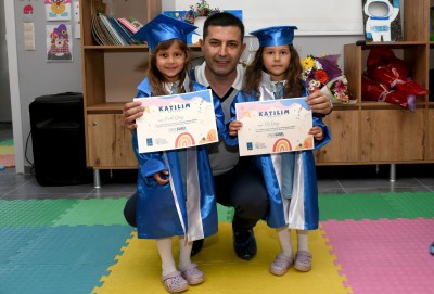 BAŞKAN ÖMER GÜNEL MİNİKLERİN MEZUNİYET TÖRENİNE ORTAK OLDU