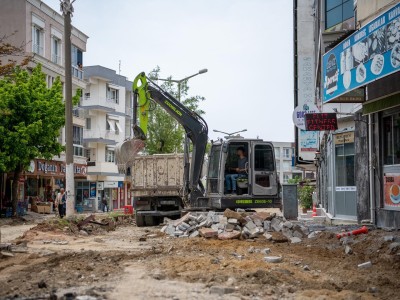 DAVUTLAR MAHALLESİ’NİN YOLLARI YENİLENİYOR