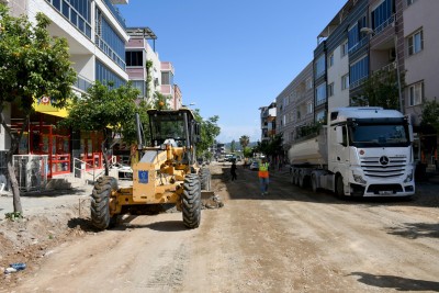 KUŞADASI BELEDİYESİ’NDEN DAVUTLAR’A HİZMET YAĞIYOR