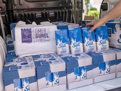 KUŞADASI BELEDİYESİ’NDEN ÇOCUKLARA 16 BİN 500 LİTRE SÜT DESTEĞİ