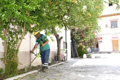 KUŞADASI BELEDİYESİ KENTİ BAYRAMA HAZIRLIYOR