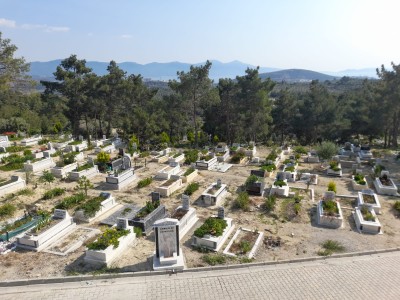 KUŞADASI’NDA DEFİN ALANI SIKINTISI YOKTUR