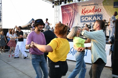 KUŞADASI’NDA SOKAK FESTİVALİ COŞKUSU İKİNCİ KEZ YAŞANACAK