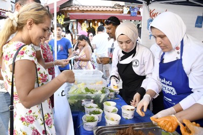 KUŞADASI SOKAK FESTİVALİ ATÖLYELERİNDE LEZZET ŞÖLENİ YAŞANDI