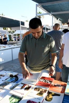 KUŞADASI KİTAP FUARI KAPILARINI AÇTI