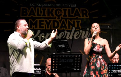 KUŞADASI’NDA YEŞİLÇAM ŞARKILARI YANKILANDI