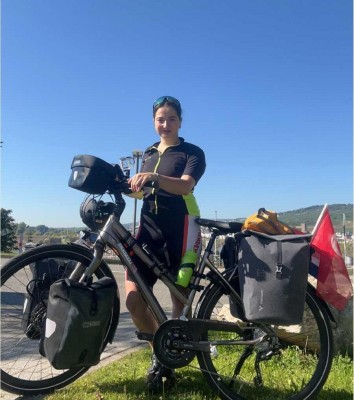 DEPREMZEDE KADIN ÇİFTÇİLER İÇİN 2 BİN 400 KİLOMETRE PEDAL BASTI