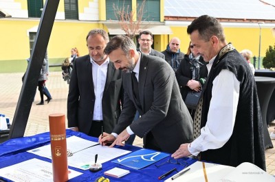 KUŞADASI BELEDİYESİ KARDEŞ ŞEHİR SAYISINI ARTIRIYOR