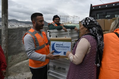 KUŞADASI BELEDİYESİ RAMAZAN YARDIMLARINI SÜRDÜRÜYOR