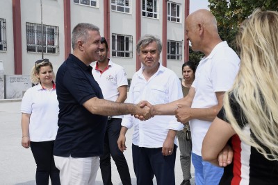 KUŞADASI BELEDİYESİ ÖĞRENCİLERİN DAHA İYİ ŞARTLARDA EĞİTİM GÖRMESİ İÇİN ÇALIŞIYOR