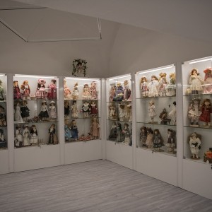 Meral – Öğül Orhan Porcelain Doll House
