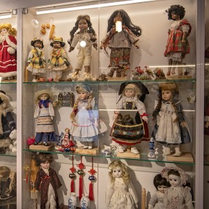 Meral – Öğül Orhan Porcelain Doll House