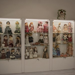 Meral – Öğül Orhan Porcelain Doll House