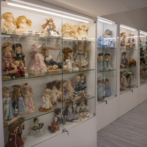 Meral – Öğül Orhan Porcelain Doll House