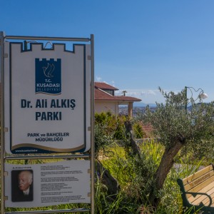 DR. ALİ ALKIŞ PARKI