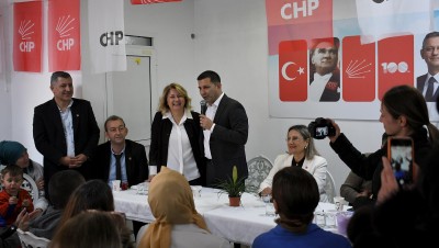 İKİÇEŞMELİK MAHALLESİ SAKİNİ KADINLAR BAŞKAN ÖMER GÜNEL’İ İLGİYLE KARŞILADI