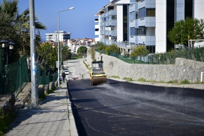 ASFALT SEFERBERLİĞİ KADINLAR DENİZİ MAHALLESİ İLE SÜRÜYOR