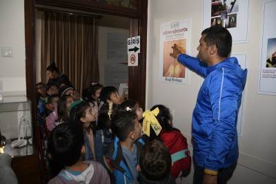 KUŞADASI’NDA ÖĞRENCİLER GEZEREK ÖĞRENİYOR