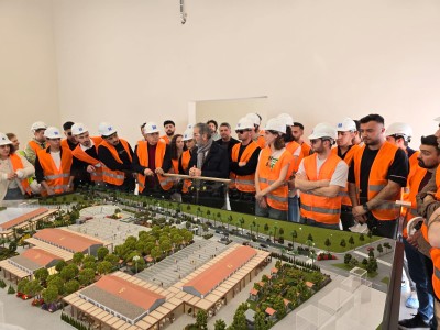 GELECEĞİN MÜHENDİSLERİ KENT MEYDANI PROJESİNE HAYRAN KALDI