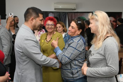 ALEVİ HEMŞEHRİLERİ BAŞKAN ÖMER GÜNEL'İ BAĞRINA BASTI