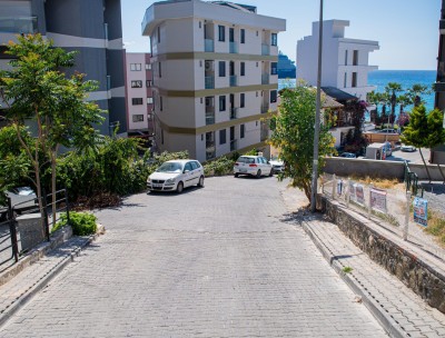 KUŞADASI BELEDİYESİ’NDEN KESİNTİSİZ YOL MESAİSİ