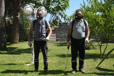 KUŞADASI’NDA SİVRİSİNEK VE HAŞERELERE KARŞI MÜCADELE SÜRÜYOR