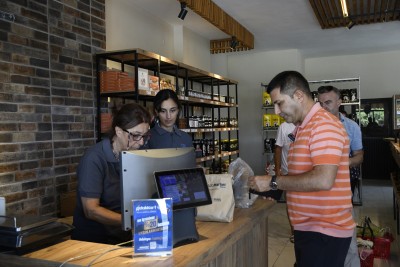 KUŞADASI’NDA UYGUN FİYATA SAĞLIKLI GIDA HALK ADA MARKET RAFLARINDA