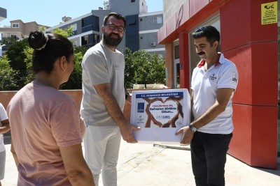 KUŞADASI BELEDİYESİ’NDEN HEMŞEHRİLERİNE GIDA KOLİSİ DESTEĞİ