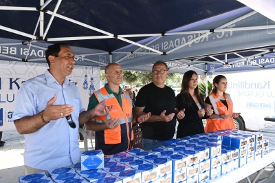 KUŞADASI BELEDİYESİ MEVLİD KANDİLİNDE KANDİL SİMİDİ DAĞITIMINDA BULUNDU