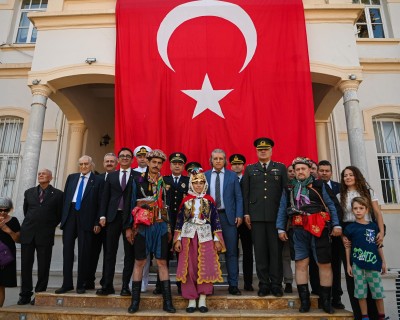 KUŞADASI’NIN DÜŞMAN İŞGALİNDEN KURTULUŞUNUN 102'NCİ YILI COŞKUYLA KUTLANDI