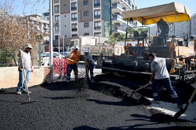 KUŞADASI’NDA HİZMET SEFERBERLİĞİ TAKDİR TOPLUYOR