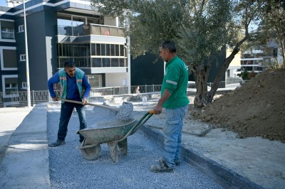 KUŞADASI BELEDİYESİ DEĞİRMENDERE’YE YENİ BİR PARK DAHA KAZANDIRIYOR