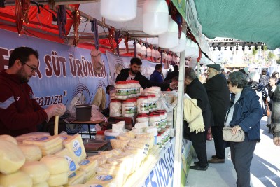 KUŞADASI’NDA KARADENİZ RÜZGARI ESMEYE BAŞLADI