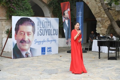KUŞADASI’NIN ESKİ BELEDİYE BAŞKANI LÜTFİ SUYOLCU ÖLÜMÜNÜN 30. YILINDA ANILDI