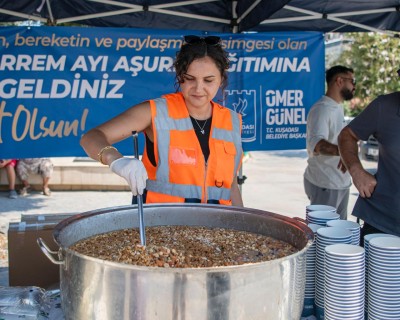 KUŞADASI BELEDİYESİ AŞURE BEREKETİNİ 6 BİN KİŞİ İLE PAYLAŞTI